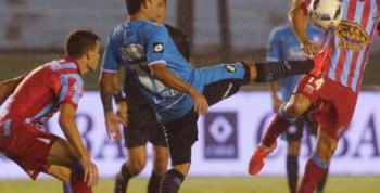 Belgrano se trajo un punto de su visita a Arsenal