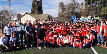 Se inauguró en Huerta Grande la Cancha Municipal de Césped Sintético Pequeños Gigantes.