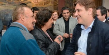 El vicegobernador Llaryora presidió en departamento Juárez Célman la entrega de beneficios