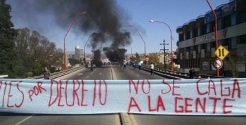 Trabajadores de la Coopi marcharon y cortaron el puente Uruguay