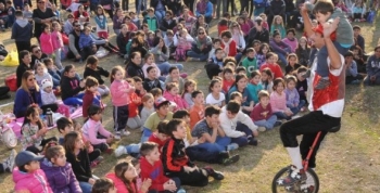 GRAN CONVOCATORIA EN LAS ACTIVIDADES CULTURALES Y DEPORTIVAS EN LA COSTANERA DE CARLOS PAZ