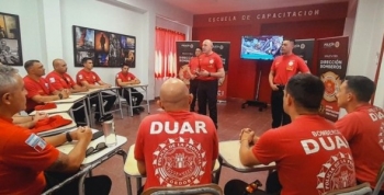 Bomberos de la Policía de Córdoba se suman a las tareas de rescate en Villa Gesell