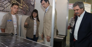 Grahovac y Bullrich recorrieron la Feria Nacional de Ciencias