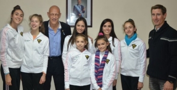 Dertycia recibió a gimnastas cordobesas