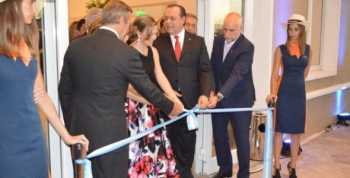 INAUGURÓ EL HOTEL HOWARD JOHNSON PLAZA VILLA CARLOS PAZ