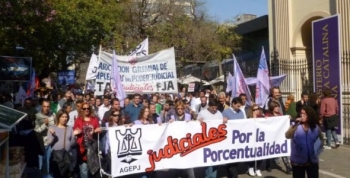 Judiciales de Córdoba realizan un paro por salarios