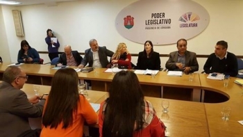 El proyecto de los alumnos de Carlos Paz para nombrar al arroyo ya llegó a la Legislatura