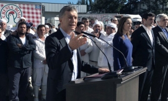 Macri dijo que el trabajo es el camino para salir de la pobreza, pero no con leyes que ya fracasaron