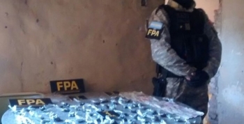 DETIENEN A UN HOMBRE POR COMERCIALIZACIÓN DE ESTUPEFACIENTES EN BARRIO COLONIA LOLA