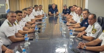 Llaryora se reunió con el Estado Mayor de la Policía de Córdoba
