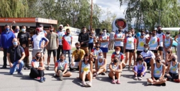 MAS DE 300 REMEROS DE TODO EL PAIS PARTICIPAN DE LA REGATA EN EL LAGO SAN ROQUE