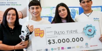 Estudiantes cordobeses crearon una mano robótica para rehabilitación de personas con Parkinson