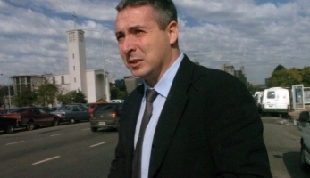 Tras presentarse a declarar ante el juez, Stinfale quedó detenido por la Time Warp