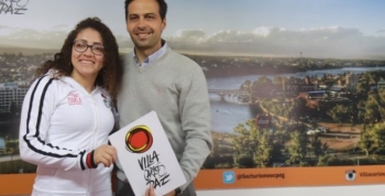 CARLOS PAZ ENTREGÓ  AYUDA ECONÓMICA A JAZMÍN ARAGÓN